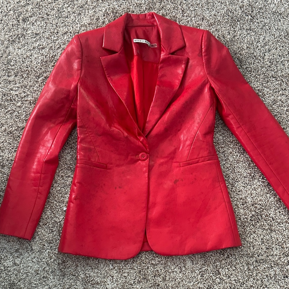 Alice & Olivia Faux Vegan Leather Blazer Size 4
(Has defects)